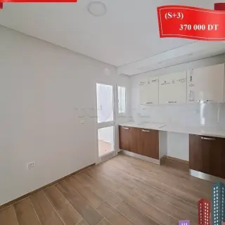 Appartement S+3 de 138,96 m² en rez-de-chaussée avec double ascenseur à Sahloul — photo 4
