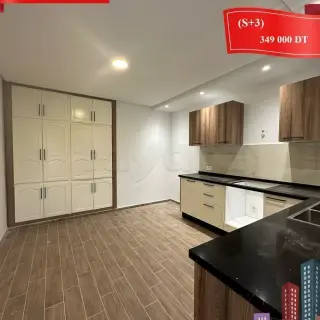 Appartement S+3 de 144 m² avec suite parentale et chauffage central à Sahloul — photo 2