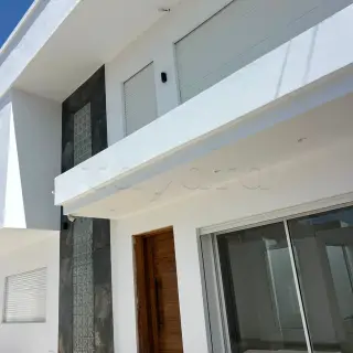 Villa auf zwei Ebenen mit Elternsuite und Solarpaneelen in Bizerte