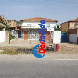 Vente Belle Villa Avec Local Commercial.