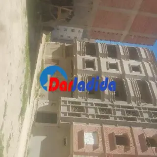 منزل عصري وواجهة نصف مكتملة فرصة استثمارية ممتازة — photo 2