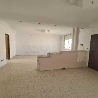 Villa de 600 m² habitables avec trois appartements à La Manouba – 690 000 TND