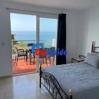 Agence Immobilière Vend À Azeffoun Un F4 De : 100 M²