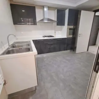 Ennasr 2 à louer agréable appt S+2 haut stg — photo 2