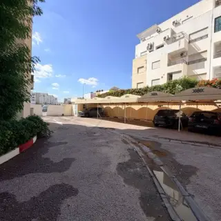 Appartement S+3 de 146 m² aux Jardins de l'Aouina avec abri
