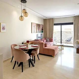 Appartement à l'achat à Bourgogne Ouest. 2 grandes pièces. Bien meublé — photo 2