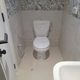 À louer appartement s+2 meublé ou non meublé avec balcon sur l'avenue principale à Ariana Soghra en face d'Esprit Tél : 20 378 062 — photo 2
