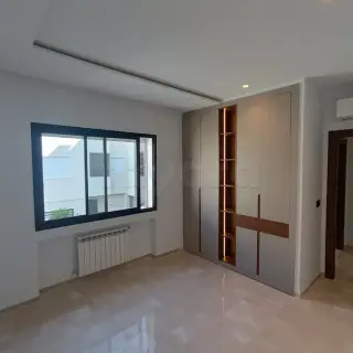 À Vendre – Triplex Jumelé S+4 Neuf avec Mini-Piscine — photo 4