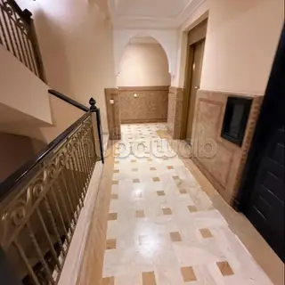 3-rumslägenhet med pool och parkering till salu i Marrakech – nära Jamaa El Fna