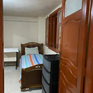 Studio s+2 pour fille uniquement — photo 3