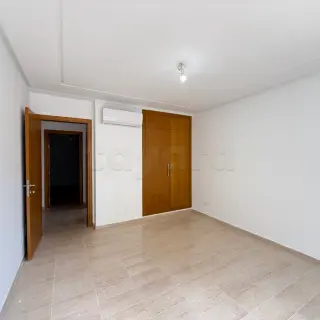 Appartement S+3 avec balcon et chauffage central à Ain Zaghouan — photo 3
