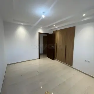 Appartement S+2 haut standing au dernier étage avec vue sur mer, Mrezga — photo 4