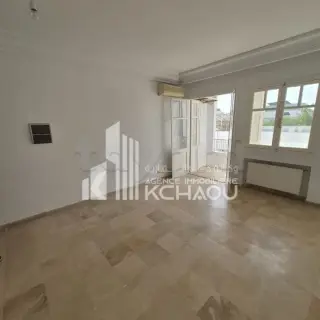 Appartement S+3 au 1er étage avec balcon et titre individuel, L'Aouina