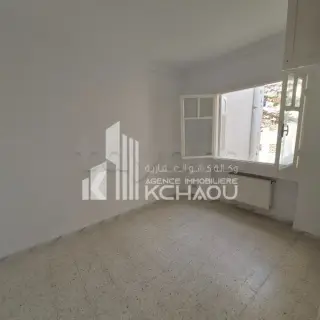 Appartement S+3 au 1er étage avec balcon et titre individuel, L'Aouina — photo 4
