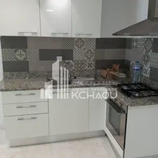Appartement S+1 au 5e étage avec terrasse et parking, Cité Ennasr 2 — photo 4