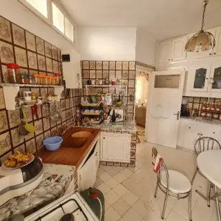 Maison sur 2 niveaux, terrain de 473 m², avec jardin et garage au Bardo — photo 2